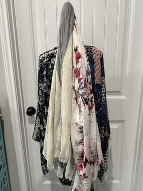 Lot Of 4 Amazing Sz Lg Kimonos Wraps Angie B.L.E.U. Forgotten Grace More EUC New